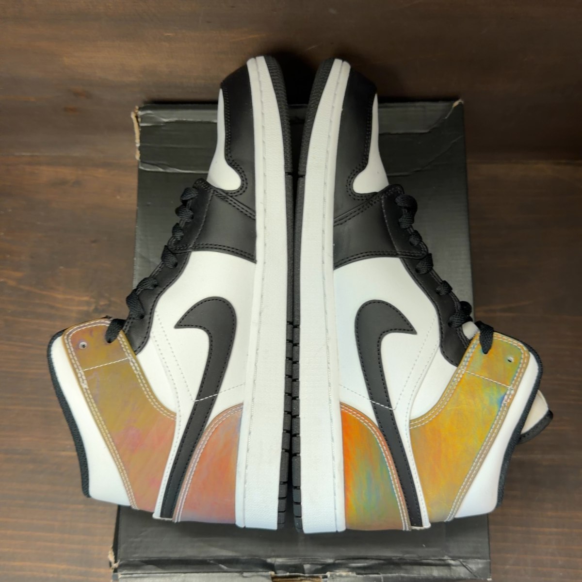 Jordan 1 Mid Heat Reactive - Image 5