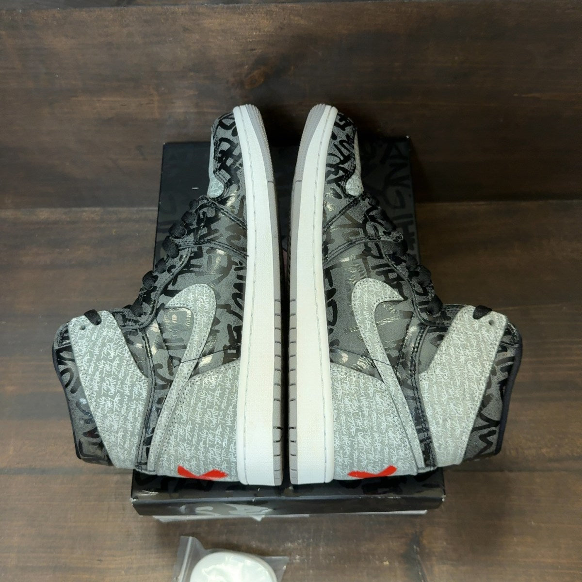 Jordan 1 Retro High OG Rebellionaire - Image 5