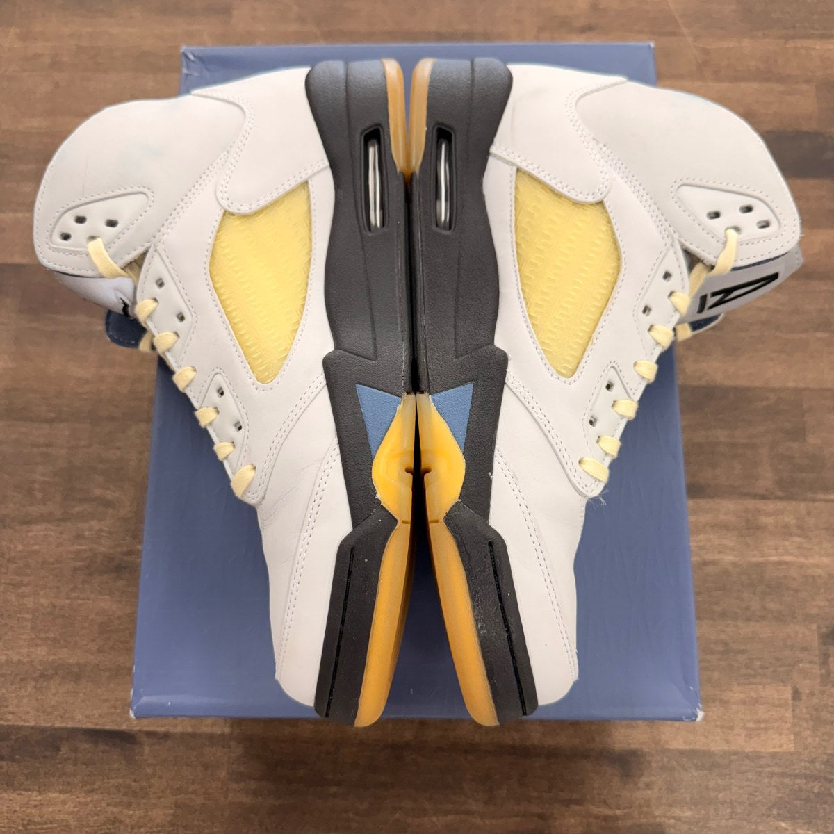 Jordan 5 Retro A Ma Maniére Dawn (Women's) Size 13.5W (Pre-Owned)