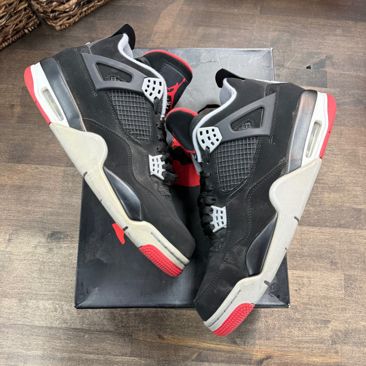 Jordan 4 Retro Bred (2019) - Image 1