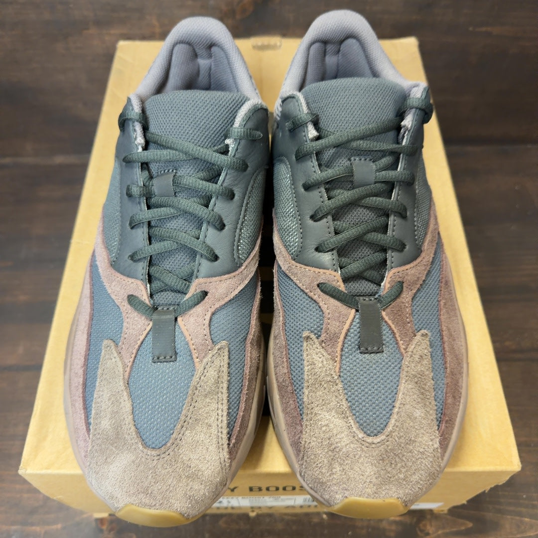adidas Yeezy Boost 700 Mauve - Image 3