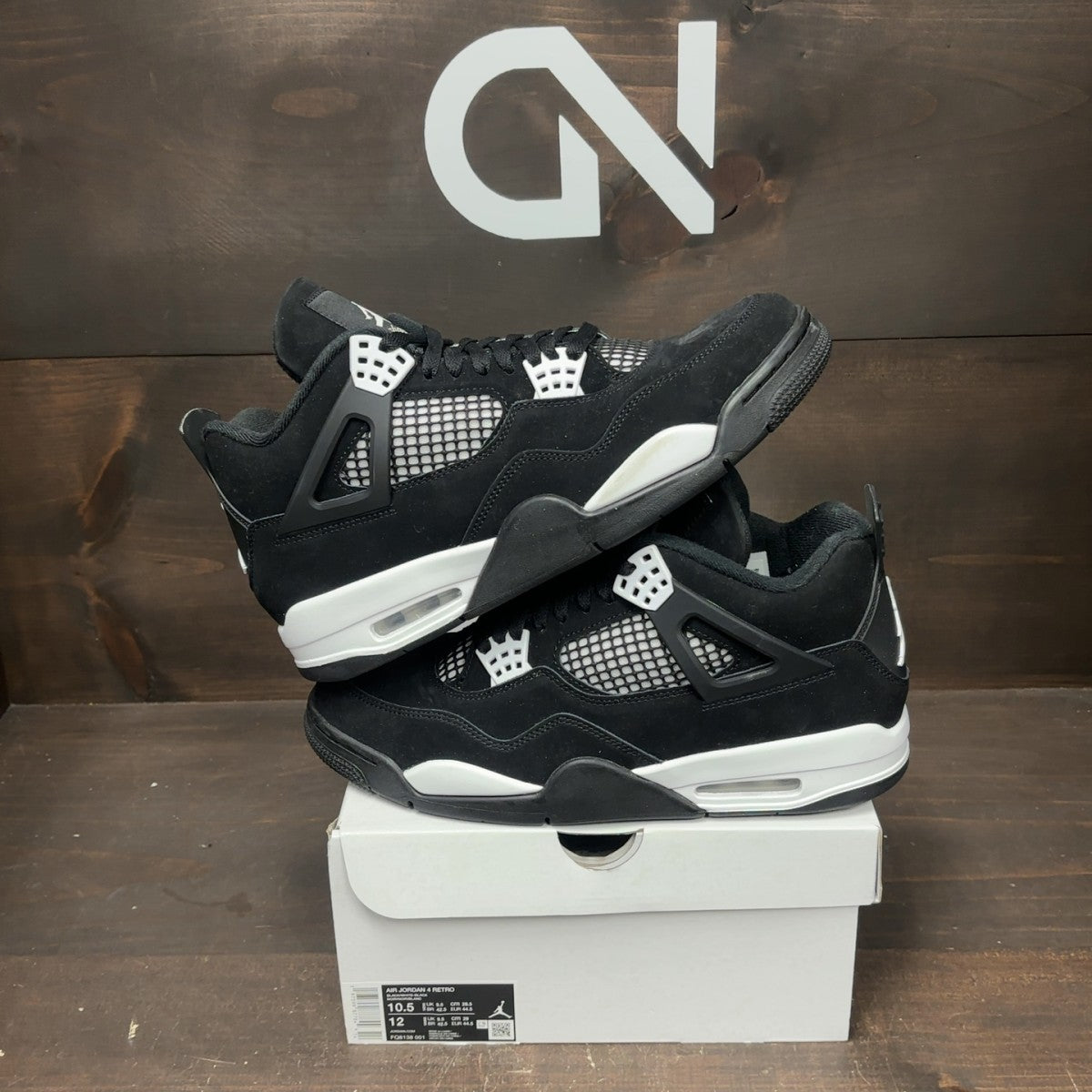 Jordan 4 Retro White Thunder Size 10.5 (Pre-Owned)