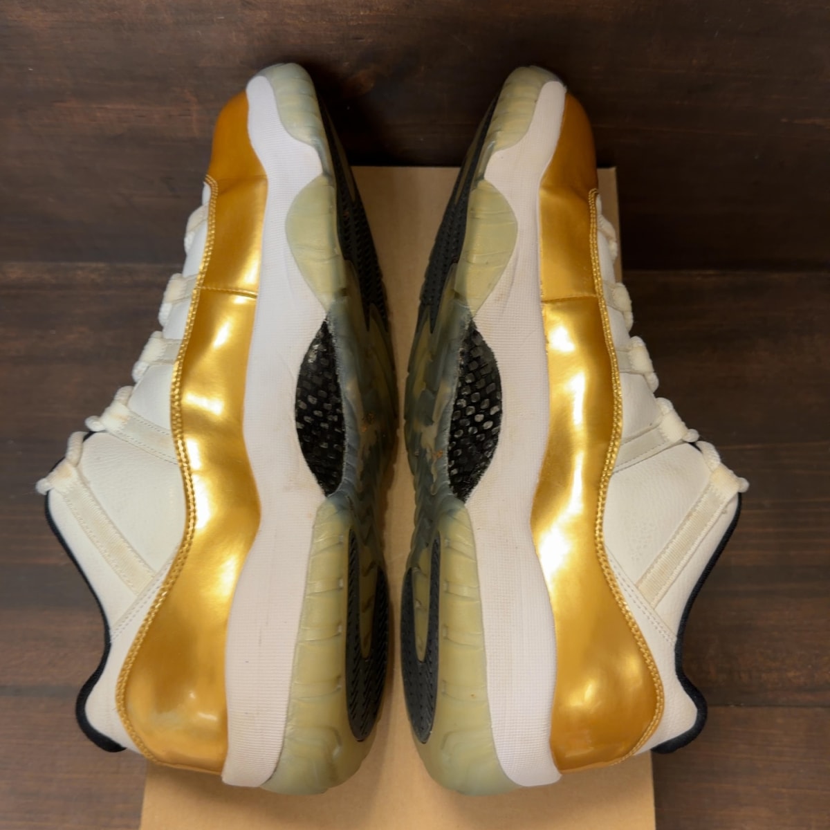 Jordan 11 Retro Low Closing Ceremony Size 13.5 (Pre-Owned) - Image 5