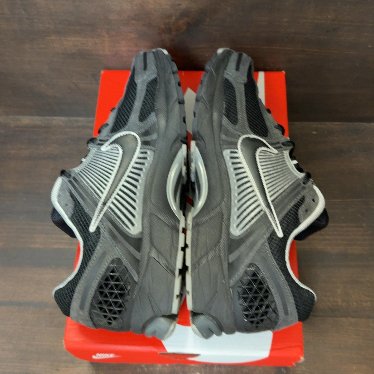 Nike Zoom Vomero 5 Anthracite Flat Silver - Image 6