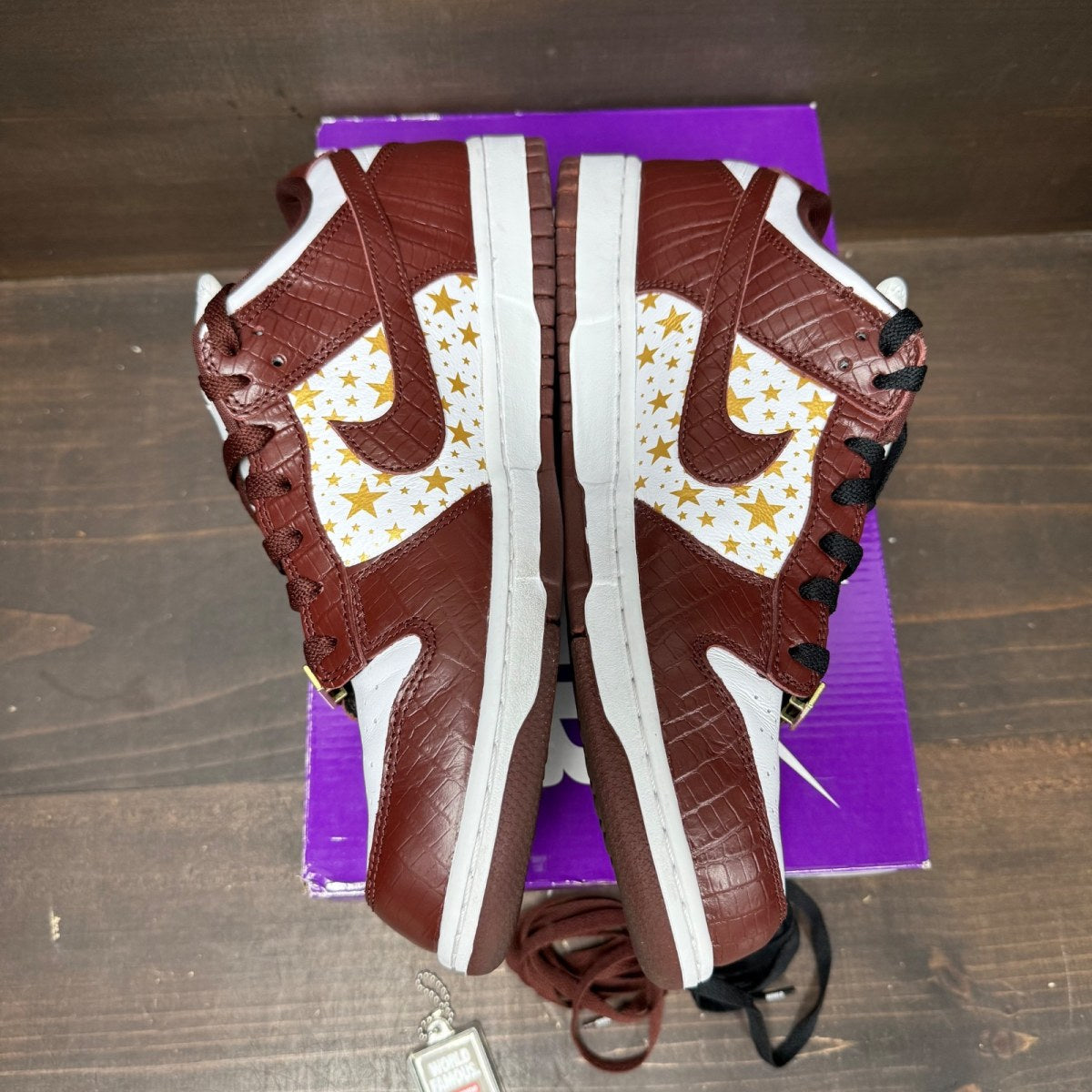 Nike SB Dunk Low Supreme Stars Barkroot Brown (2021) - Image 3
