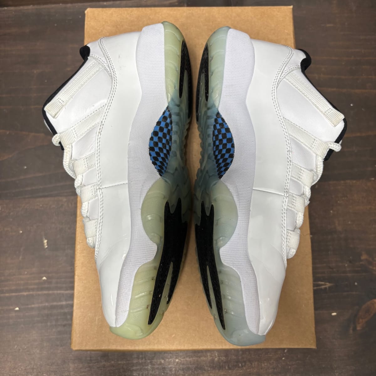 Jordan 11 Retro Low Legend Blue (GS) Size 6.5Y (Pre-Owned) - tag