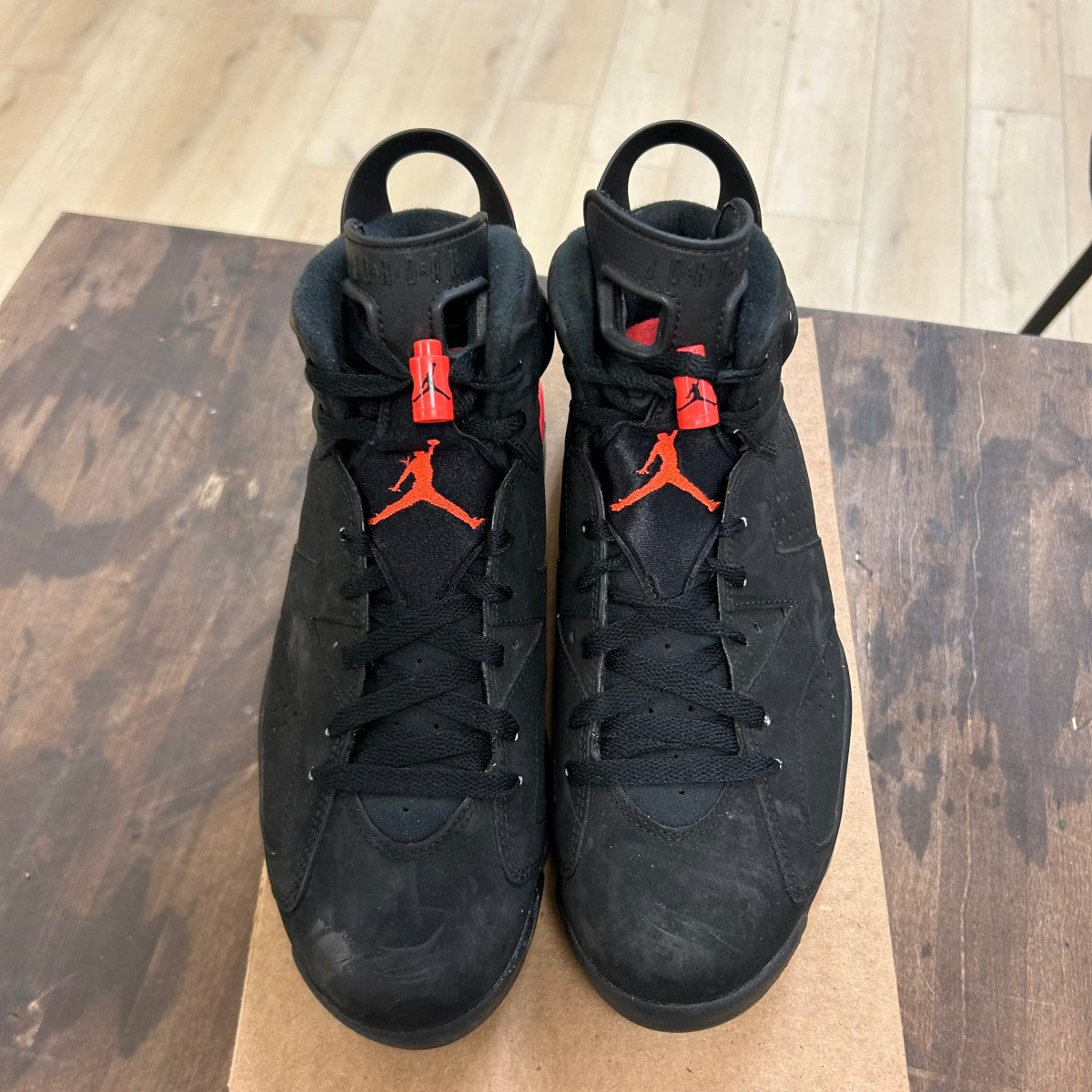 Jordan 6 Retro Infrared Black (2014) Size 10 (Pre-Owned) - Image 2