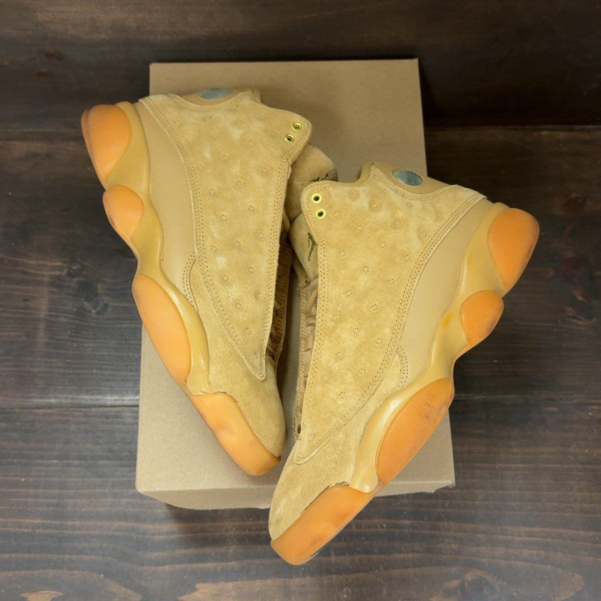 Jordan 13 Retro Wheat Size 9 (Pre-Owned) - Image 2