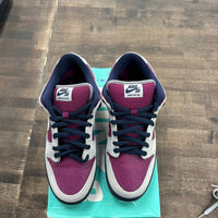 Nike SB Dunk Low Atmosphere Grey True Berry - Image 2