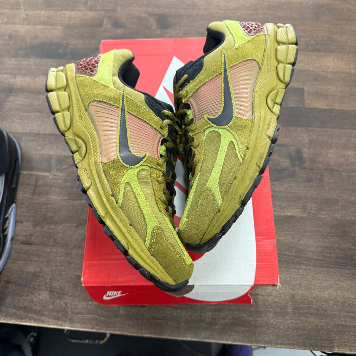 Nike Zoom Vomero 5 Pacific Moss - Image 1
