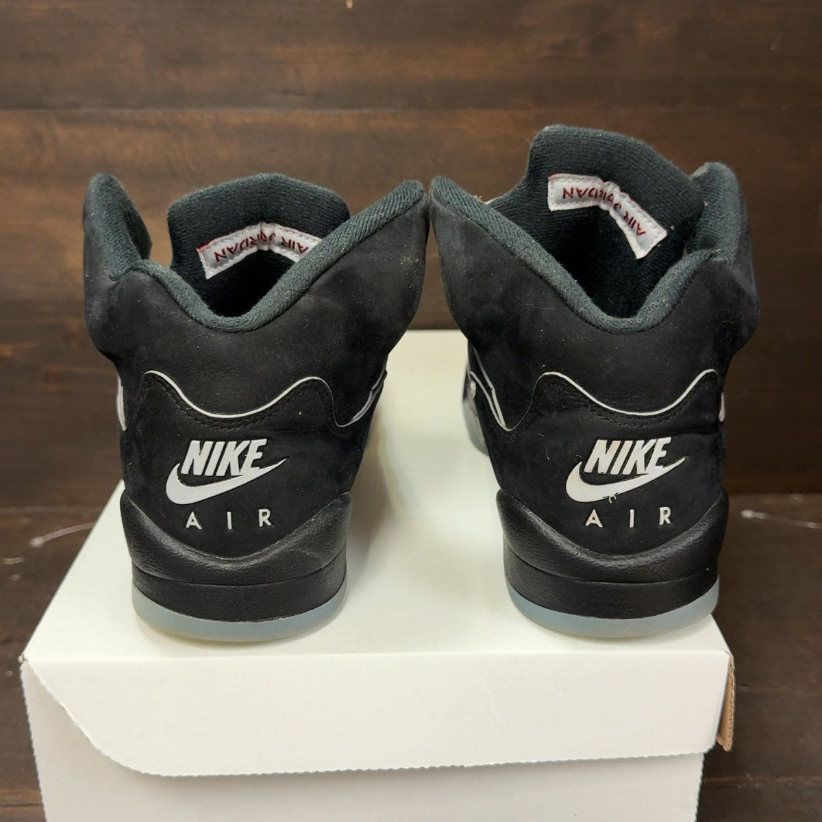 Jordan 5 Retro OG Black Metallic Reimagined (GS) Size 7Y (Pre-Owned) - Image 5