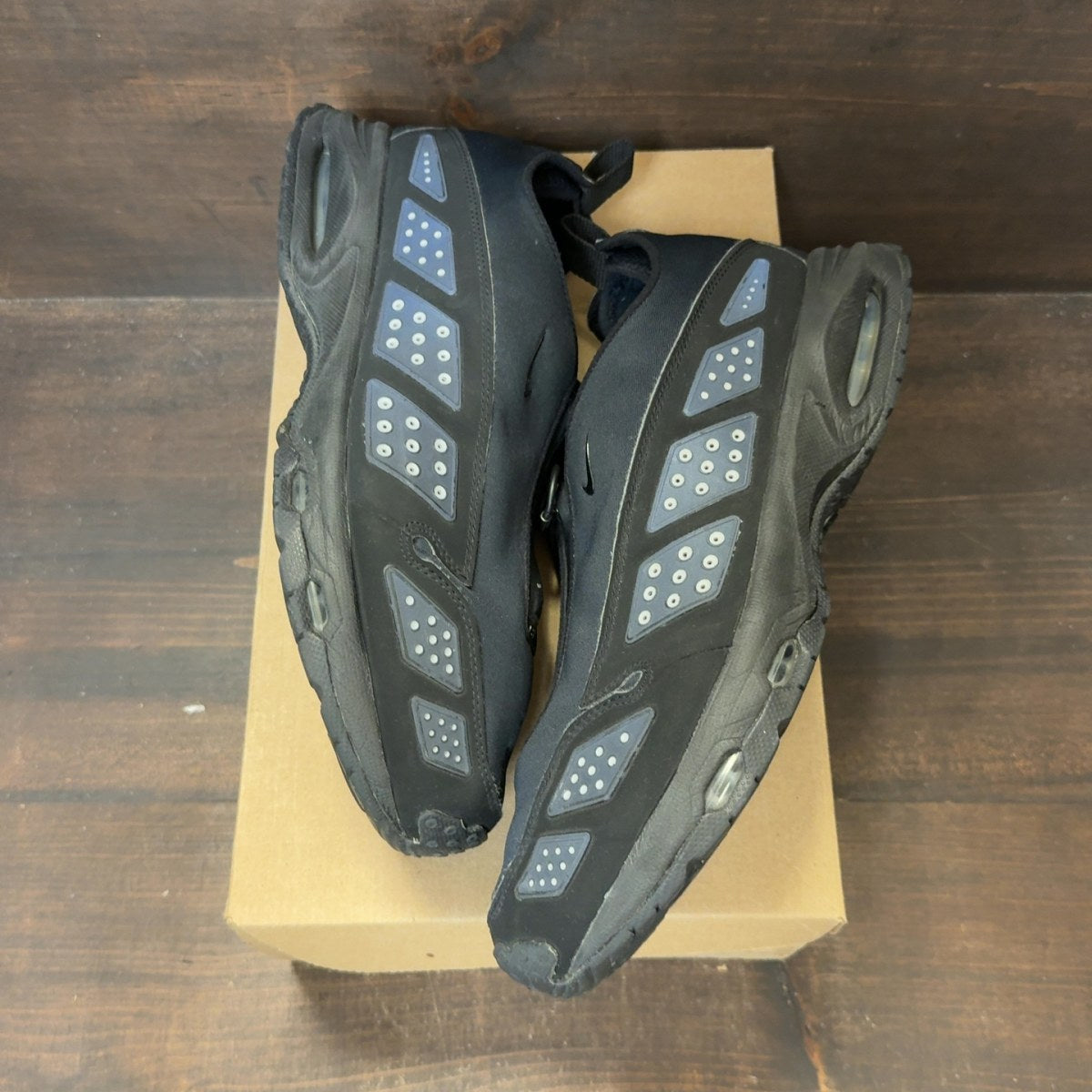 Nike Air Max Sunder Black Silver (Women's) Size 12.5W (Pre-Owned) - Image 2