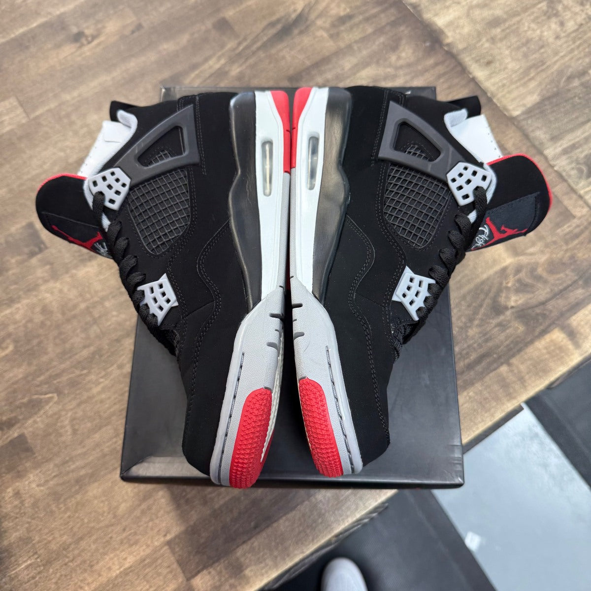 Jordan 4 Retro Bred (2019) - Image 3
