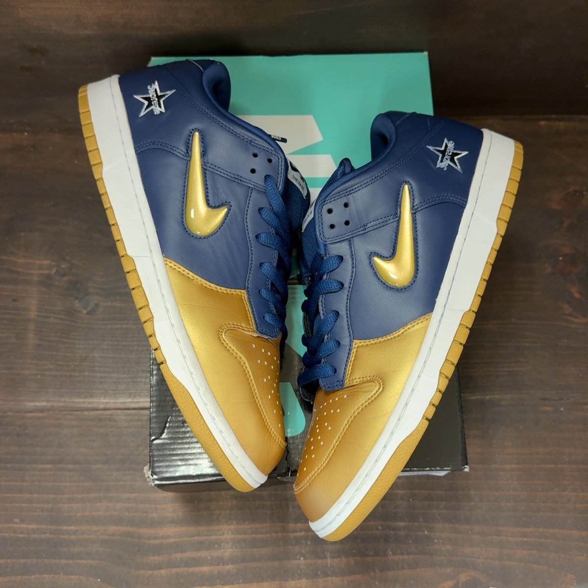 Nike SB Dunk Low Supreme Jewel Swoosh Gold Size 12 (Pre-Owned) - back