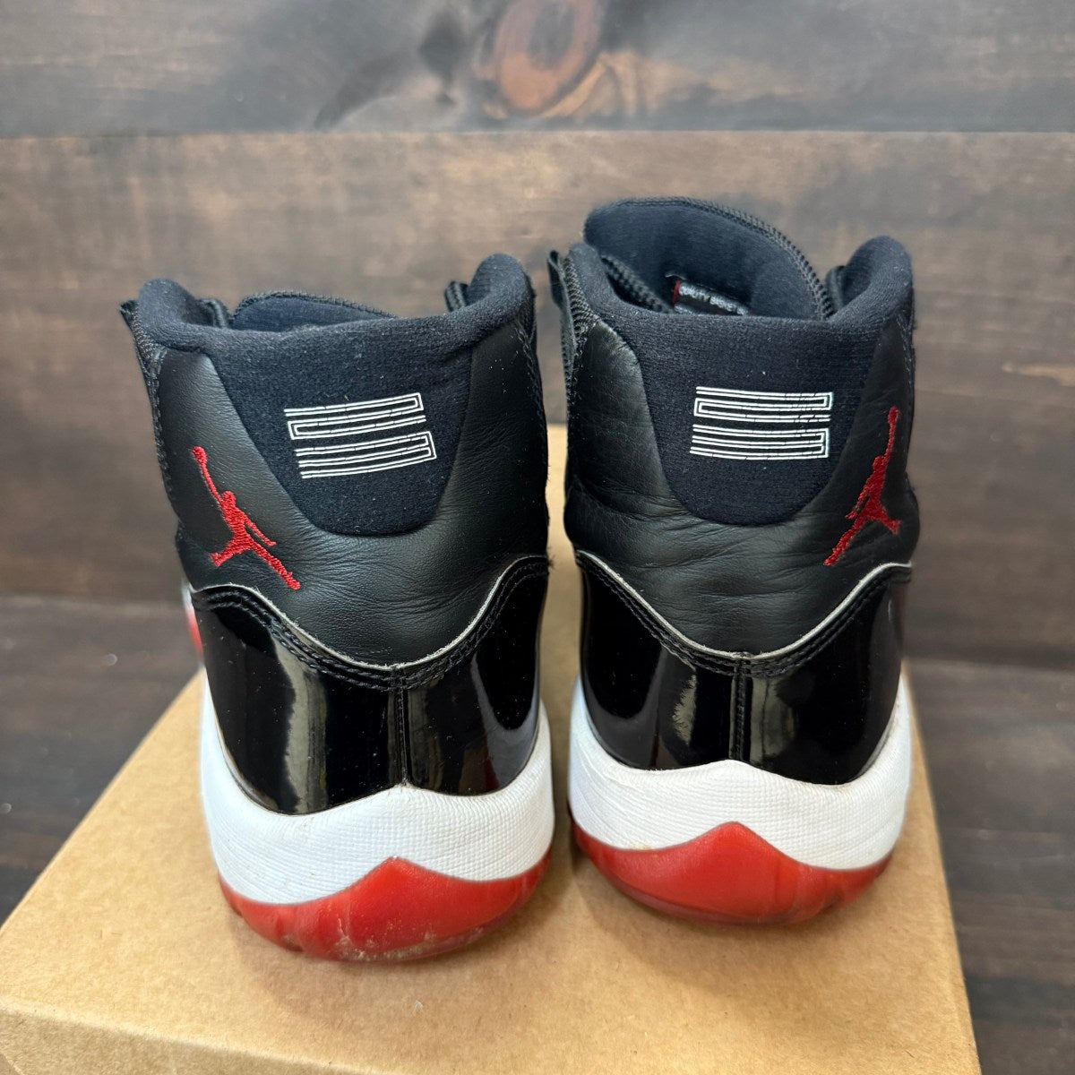 Jordan 11 Retro Playoffs Bred (2019) Size 8.5 (Pre-Owned) - Image 5