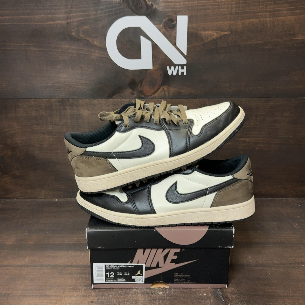 Jordan 1 Retro Low OG Mocha Size 12 (Pre-Owned)
