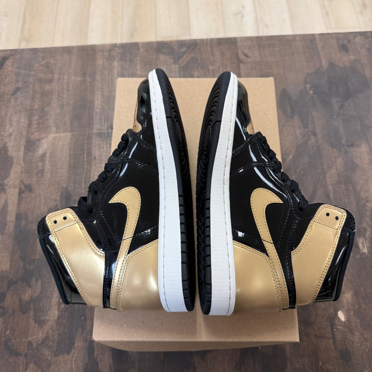 Jordan 1 Retro High NRG Patent Gold Toe Size 7 (Pre-Owned) - Image 4