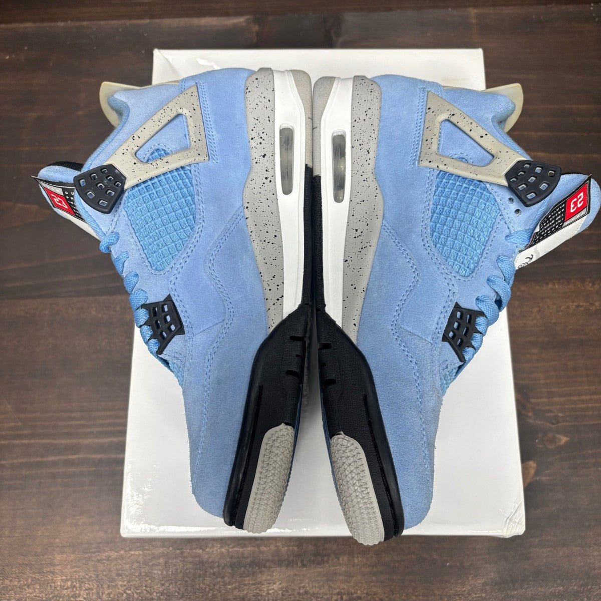 Jordan 4 Retro University Blue Size 8.5 (Pre-Owned)