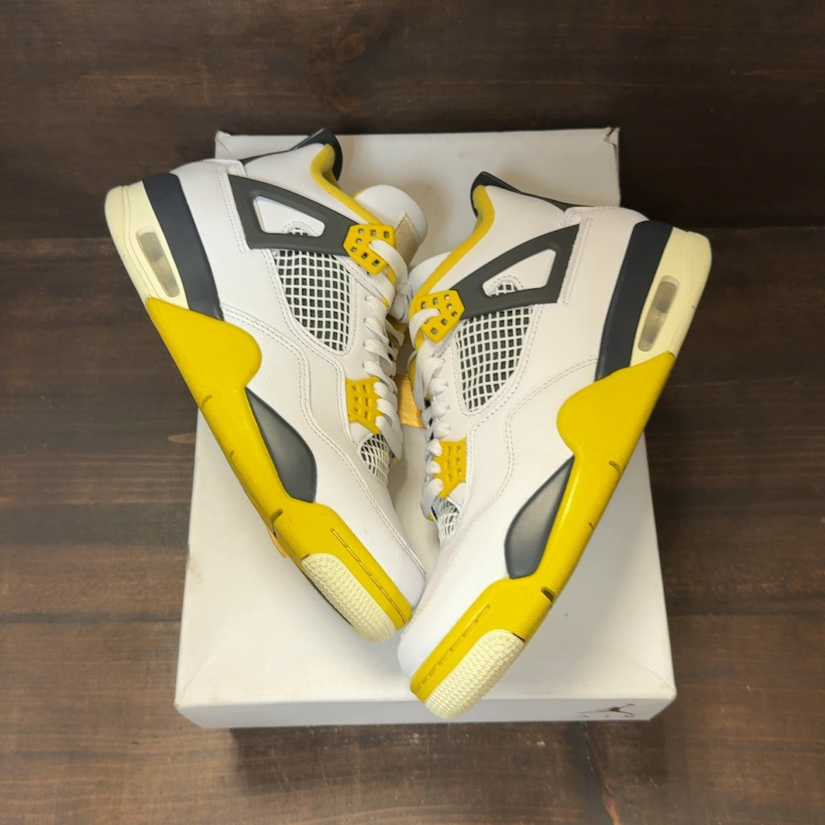Jordan 4 Retro Vivid Sulfur (Women's) Size 9.5W (Pre-Owned)