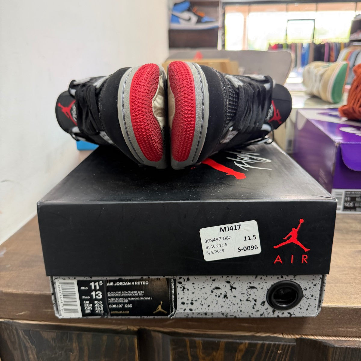 Jordan 4 Retro Bred (2019) Size 11.5 (Pre-Owned) - Image 6