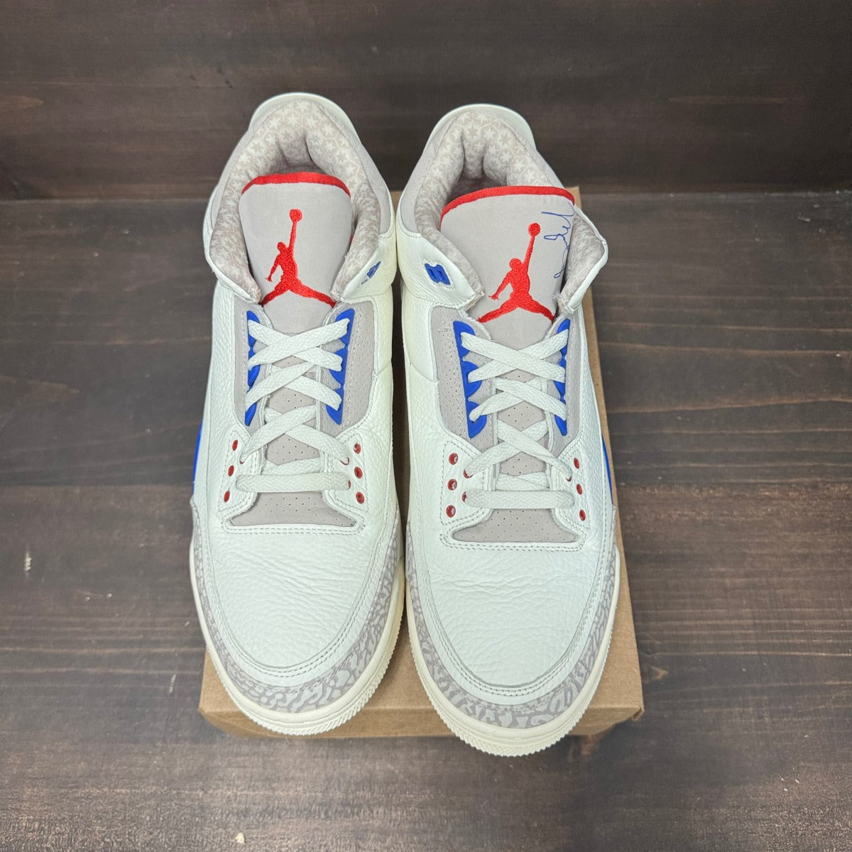 Jordan 3 Retro International Flight Size 13 (Pre-Owned) - Image 3