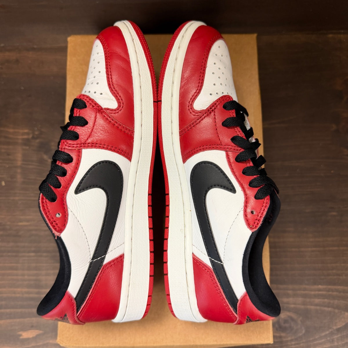 Jordan 1 Retro Low OG Chicago (2025) Size 8 (Pre-Owned) - Image 6