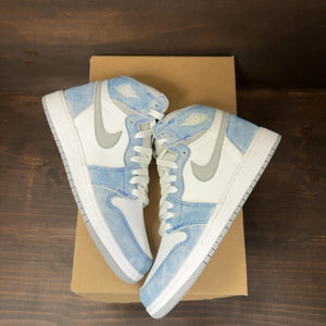 Jordan 1 Retro High Hyper Royal Smoke Grey (GS) Size 7Y (Pre-Owned) - Image 2