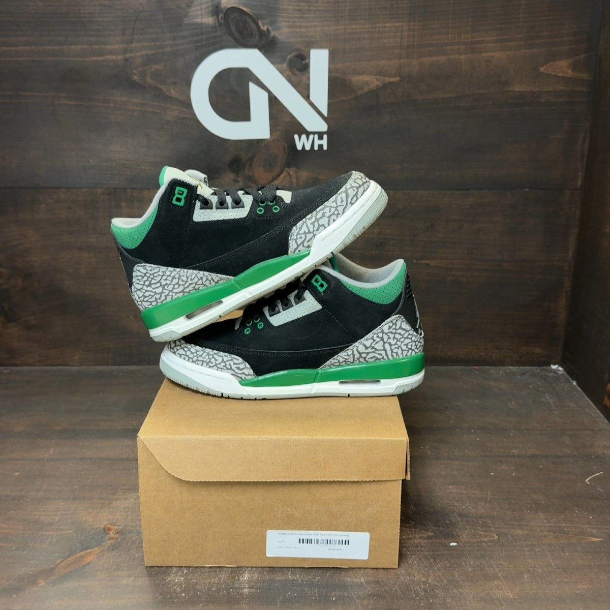 Jordan 3 Retro Pine Green (GS) Size 5.5Y (Pre-Owned) - Image 1