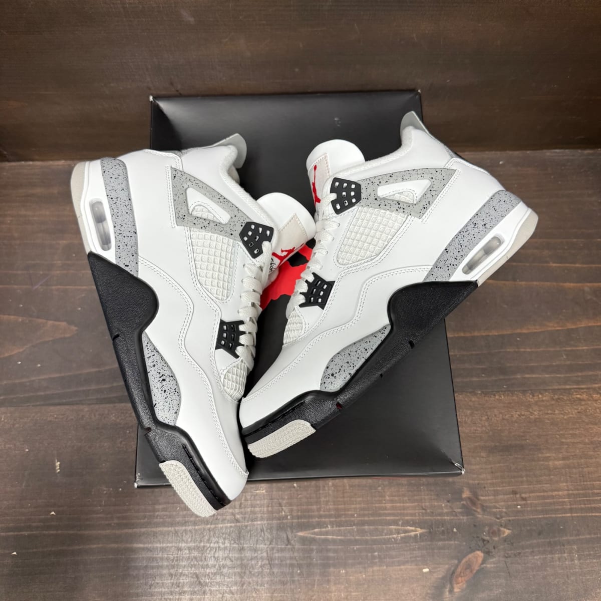 Jordan 4 Retro White Cement (2025) Size 9.5 (Pre-Owned) - tag