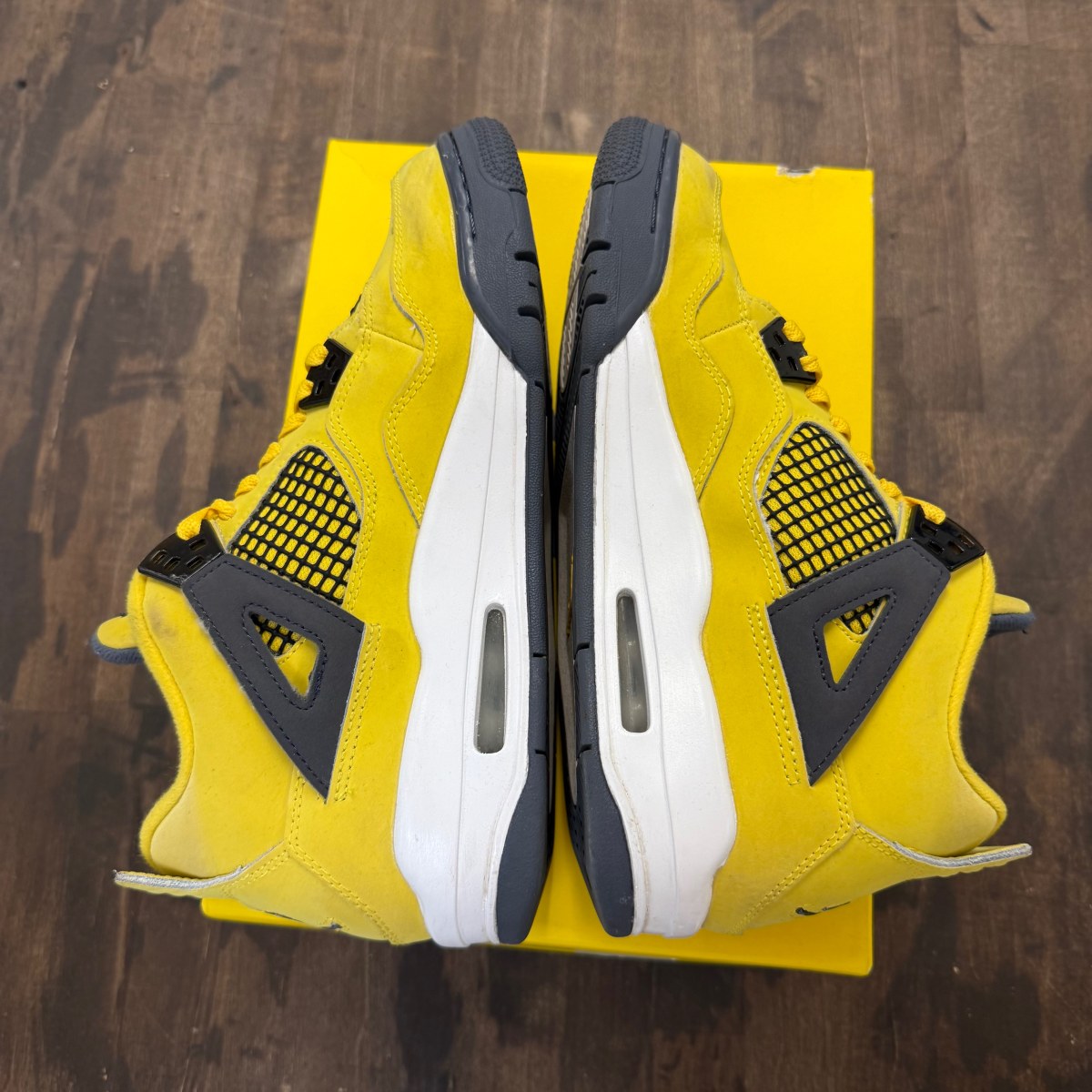 Jordan 4 Retro Lightning (2021) (GS) - Image 4