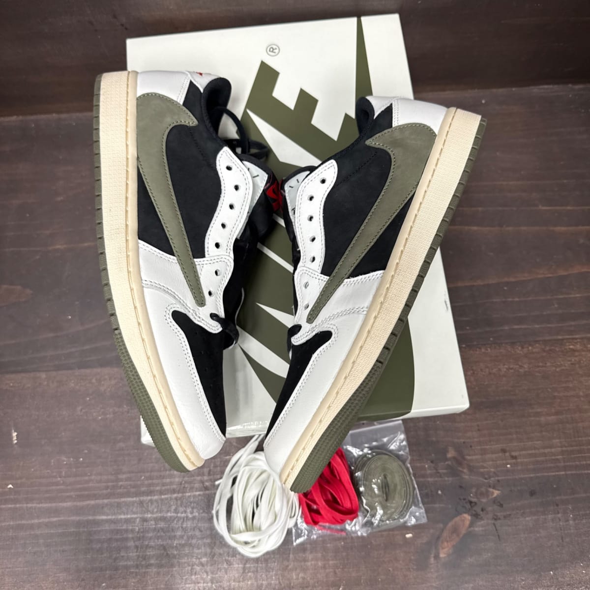 Jordan 1 Retro Low OG SP Travis Scott Olive (Women's) Size 11.5W (Pre-Owned) - tag