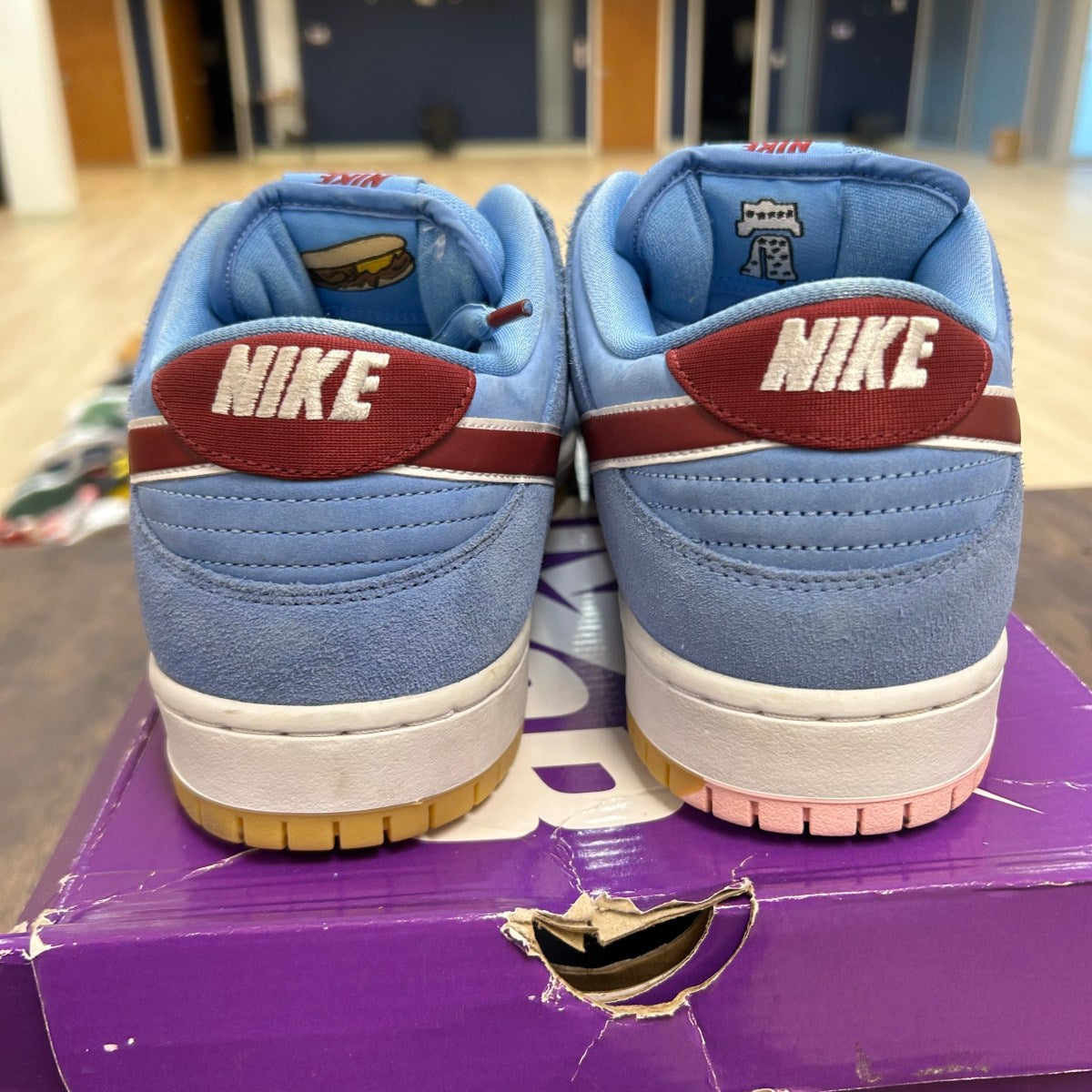Nike SB Dunk Low Philadelphia Phillies - Image 4
