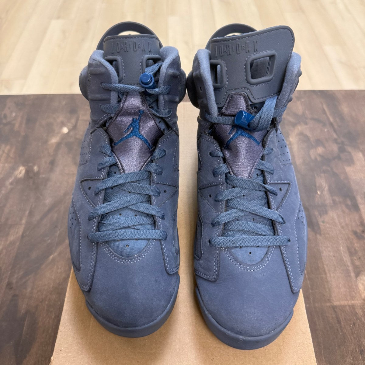 Jordan 6 Retro Diffused Blue Size 10.5 (Pre-Owned) - Image 2