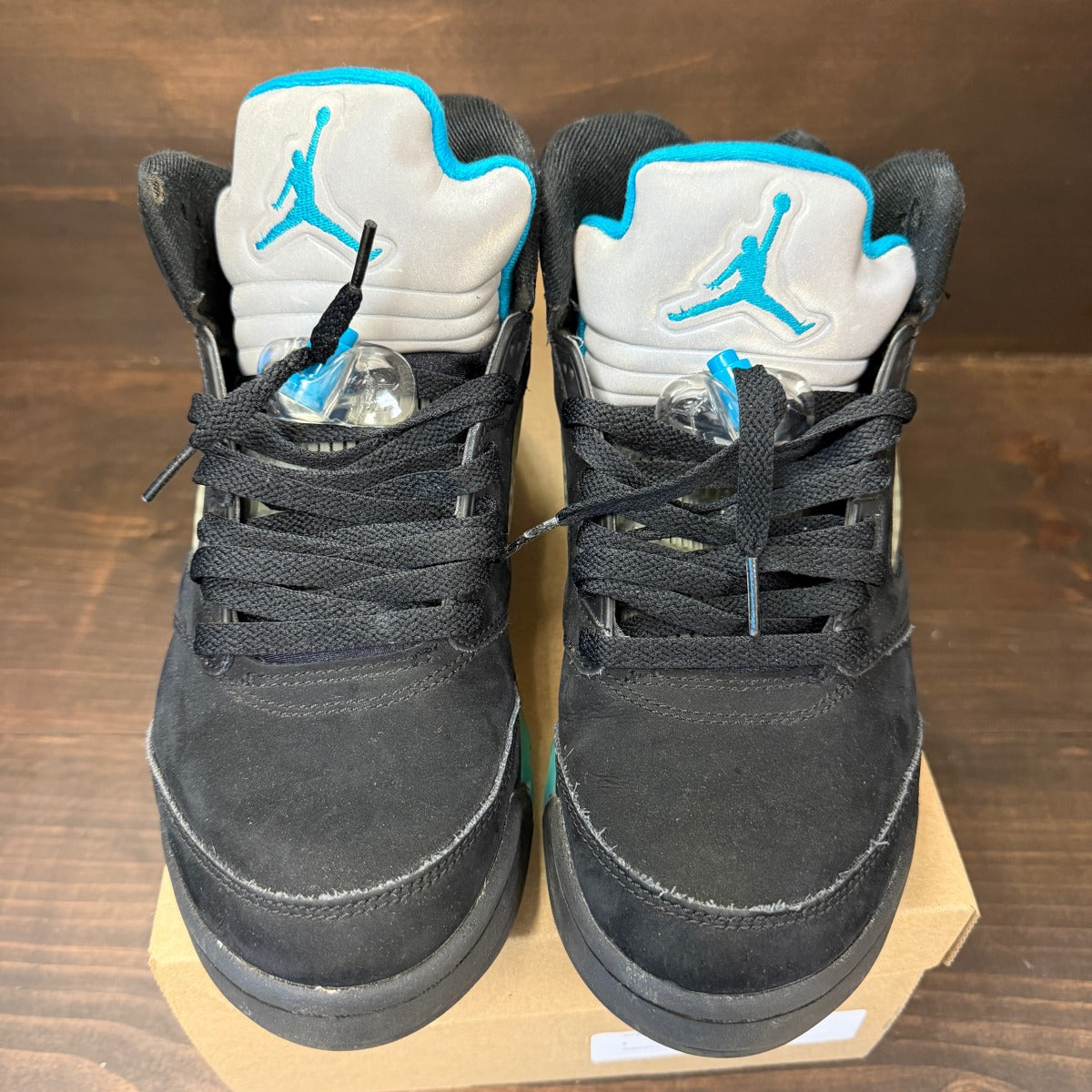Jordan 5 Retro Aqua Size 8 (Pre-Owned) - Image 3