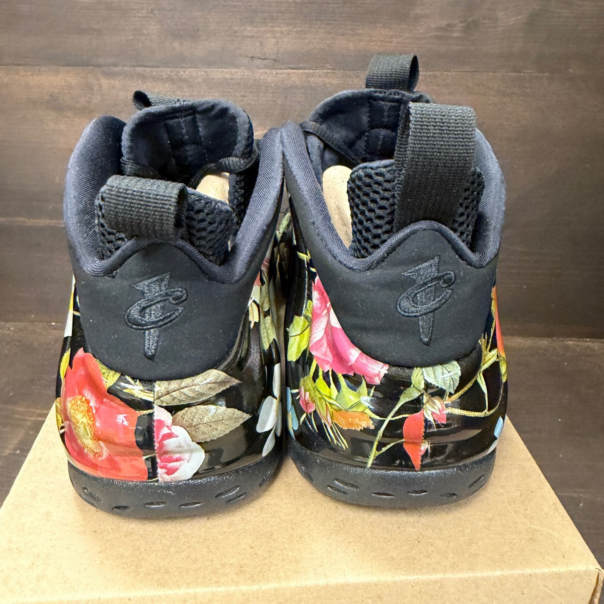 Nike Air Foamposite One Floral Size 11 (Pre-Owned) - Image 4