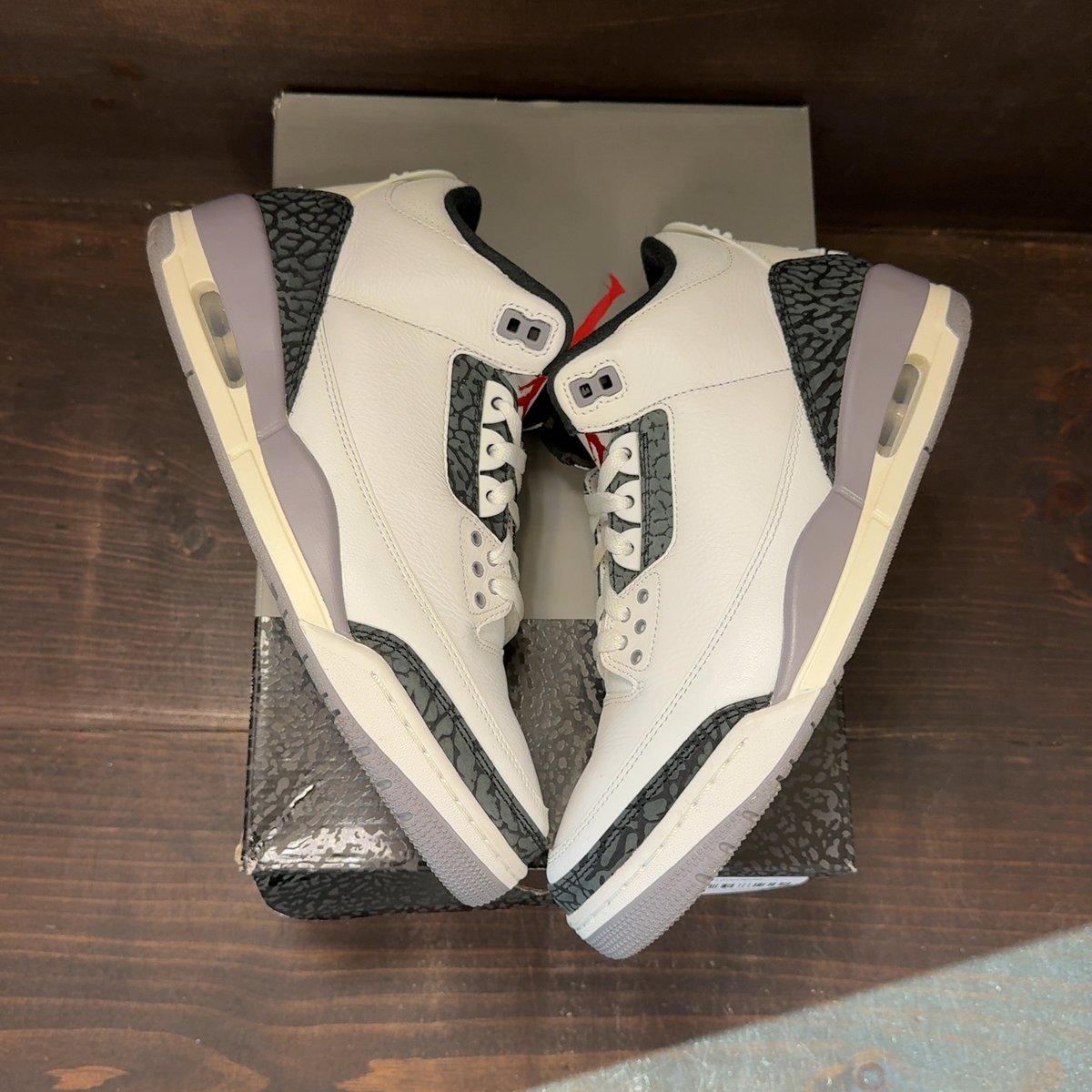 Jordan 3 Retro Cement Grey Size 9 (Pre-Owned) - back