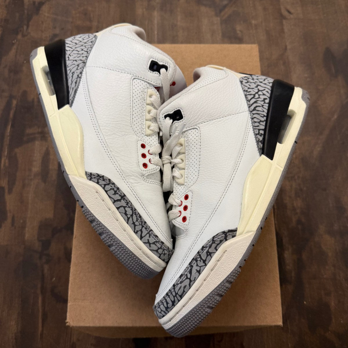 Jordan 3 Retro White Cement Reimagined Size 8.5 (Pre-Owned) - Image 1