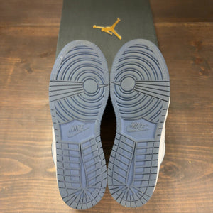 Jordan 1 Low Midnight Navy Wolf Grey (GS) Size 7Y (Pre-Owned)