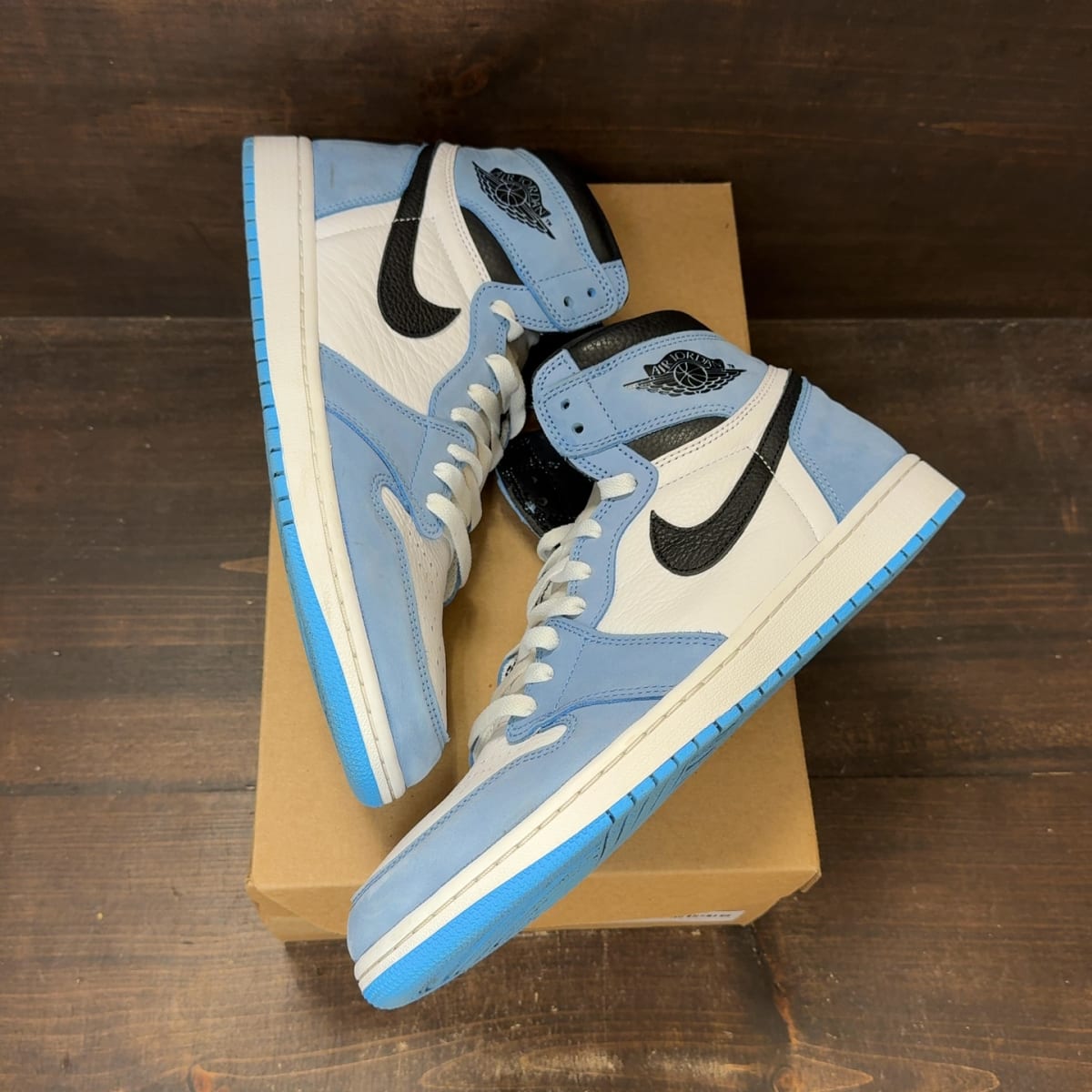 Jordan 1 Retro High OG University Blue Size 11.5 (Pre-Owned) - back