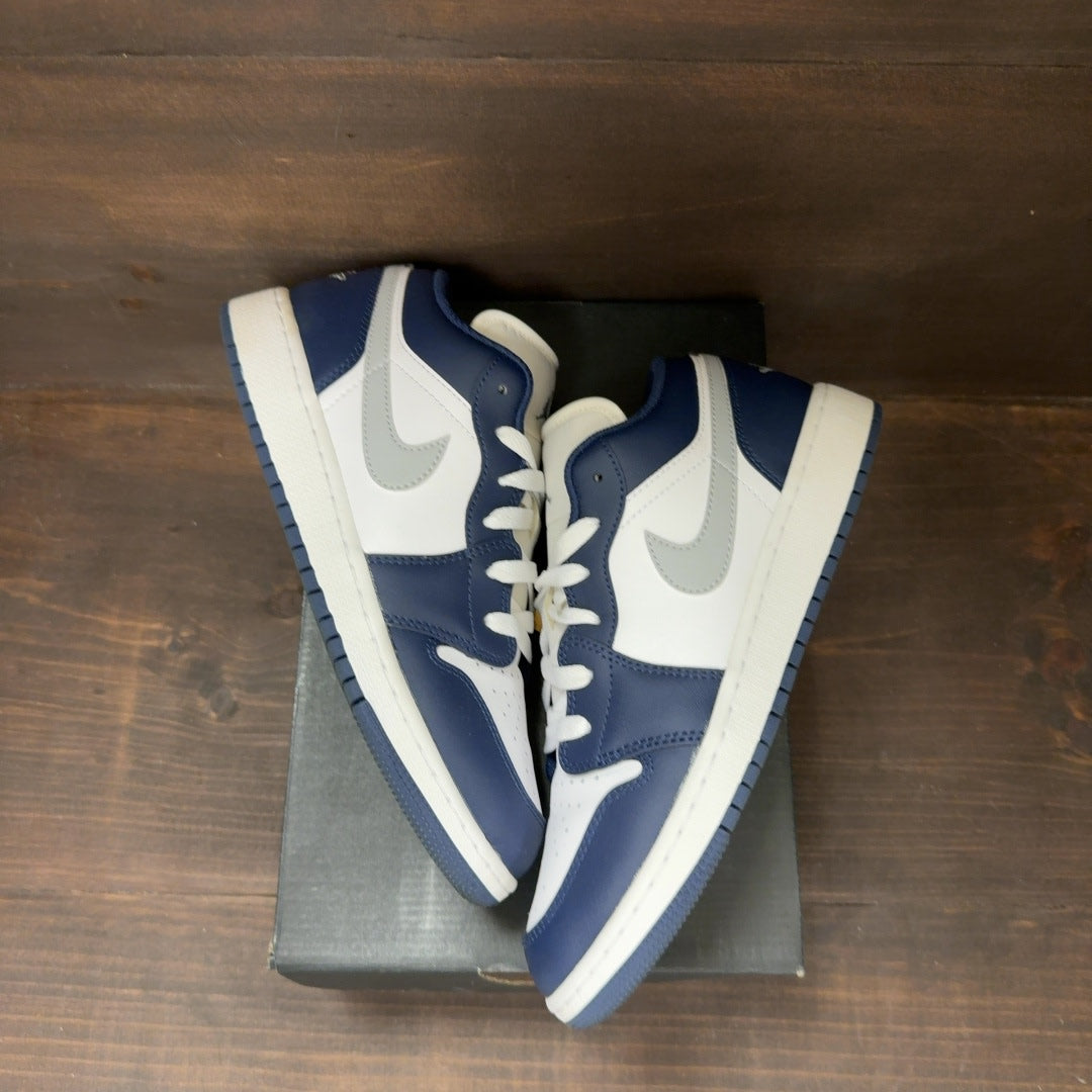 Jordan 1 Low Midnight Navy Wolf Grey (GS) Size 7Y (Pre-Owned)