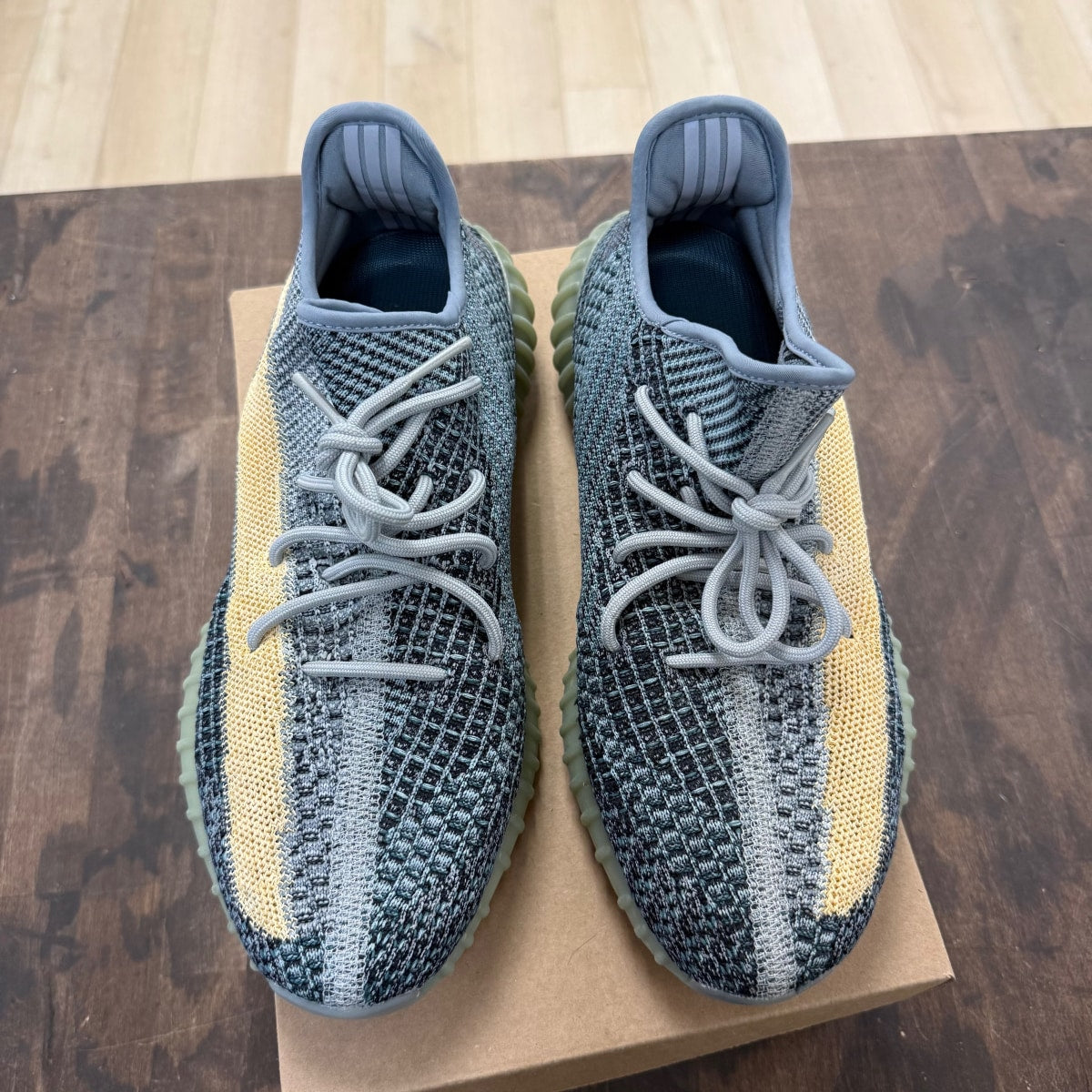 adidas Yeezy Boost 350 V2 Ash Blue Size 12 (Pre-Owned) - Image 2