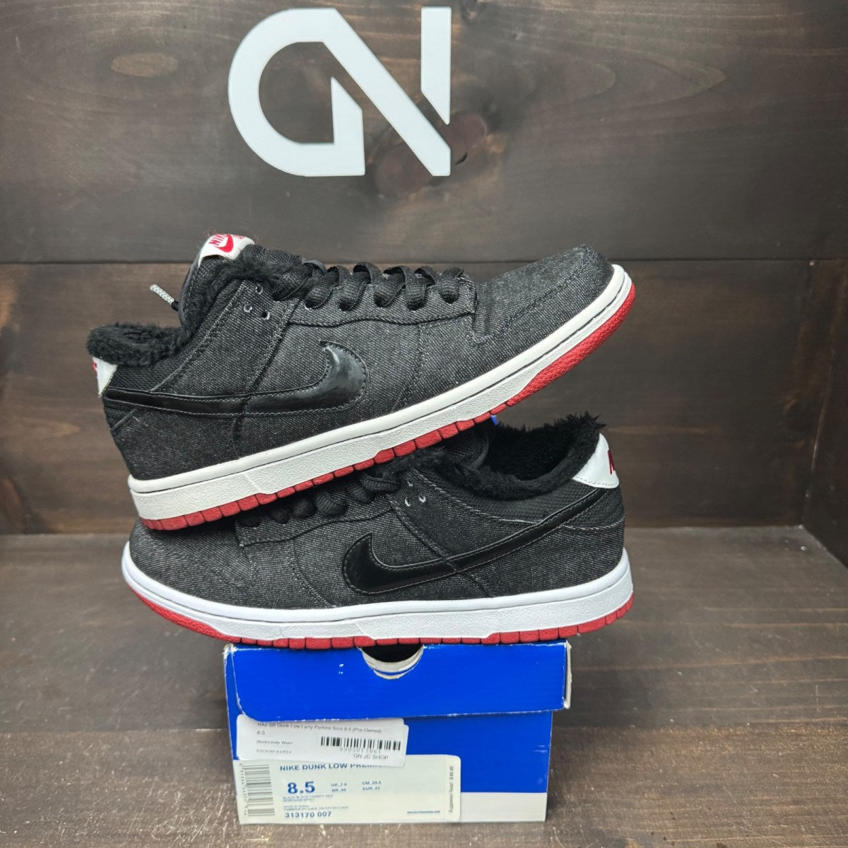 Nike SB Dunk Low Larry Perkins Size 8.5 (Pre-Owned) - front