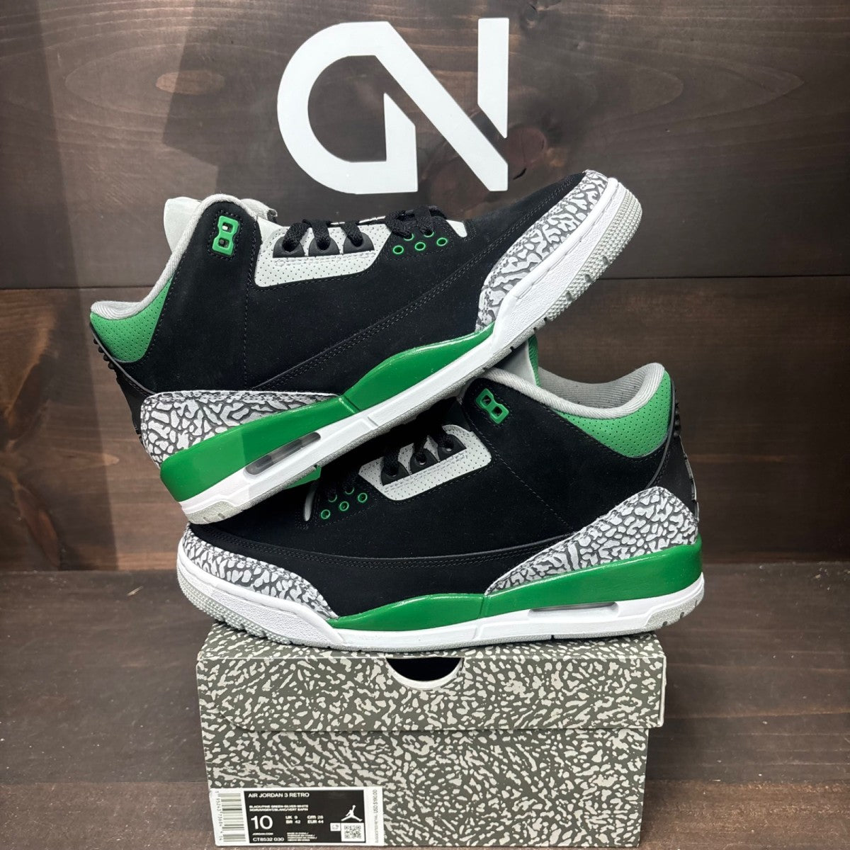 Jordan 3 Retro Pine Green Size 10 (Pre-Owned)