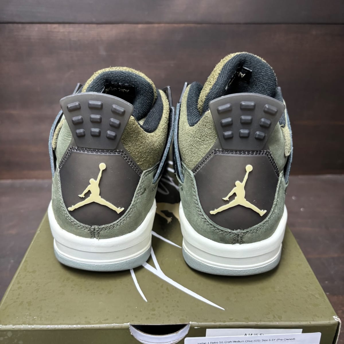 Jordan 4 Retro SE Craft Medium Olive (GS) Size 6.5Y (Pre-Owned) - sole