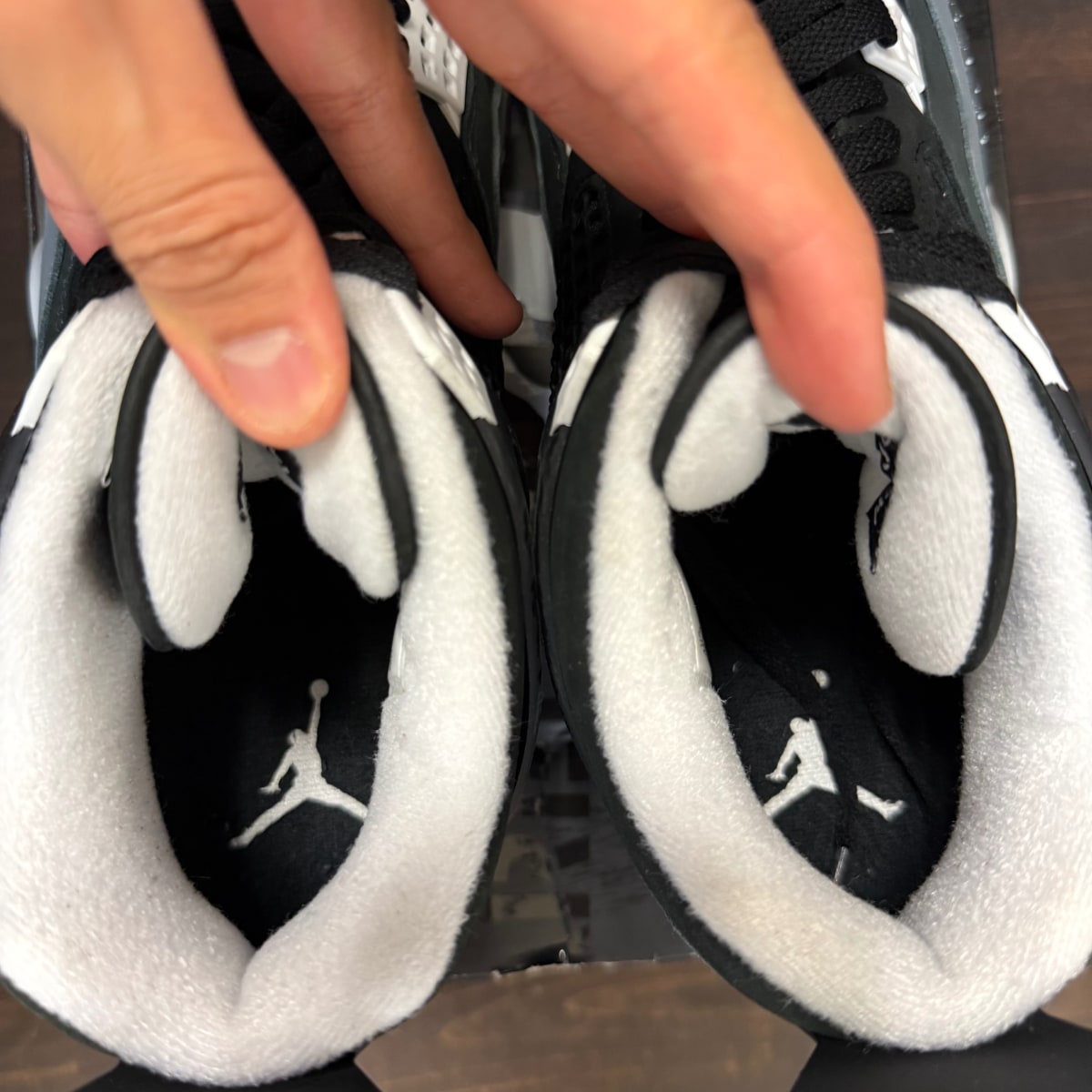 Jordan 4 Retro Fear (2024) - Image 4