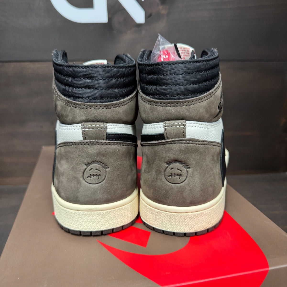 Jordan 1 Retro High OG SP Travis Scott Mocha Size 10.5 (Pre-Owned) - Image 5