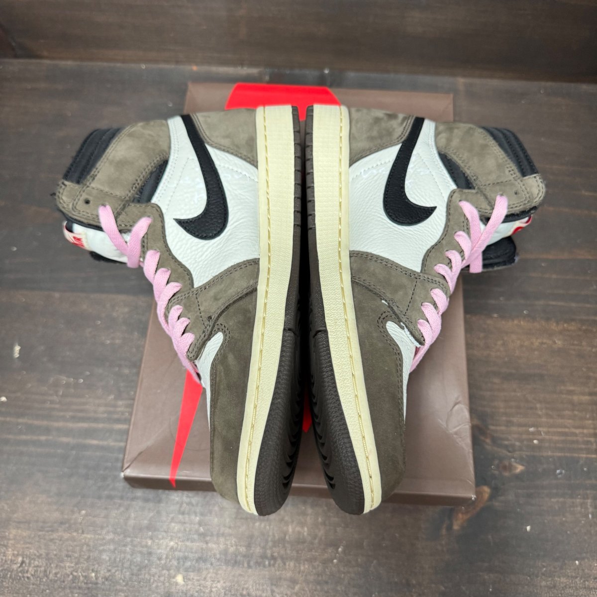 Jordan 1 Retro High OG SP Travis Scott Mocha Size 8.5 (Pre-Owned) - tag