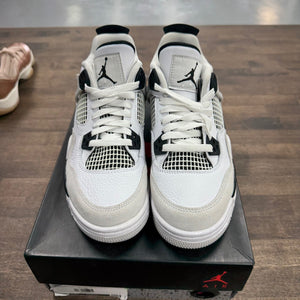 Jordan 4 Retro Military Black (GS) Size 6Y (Pre-Owned) - Image 3
