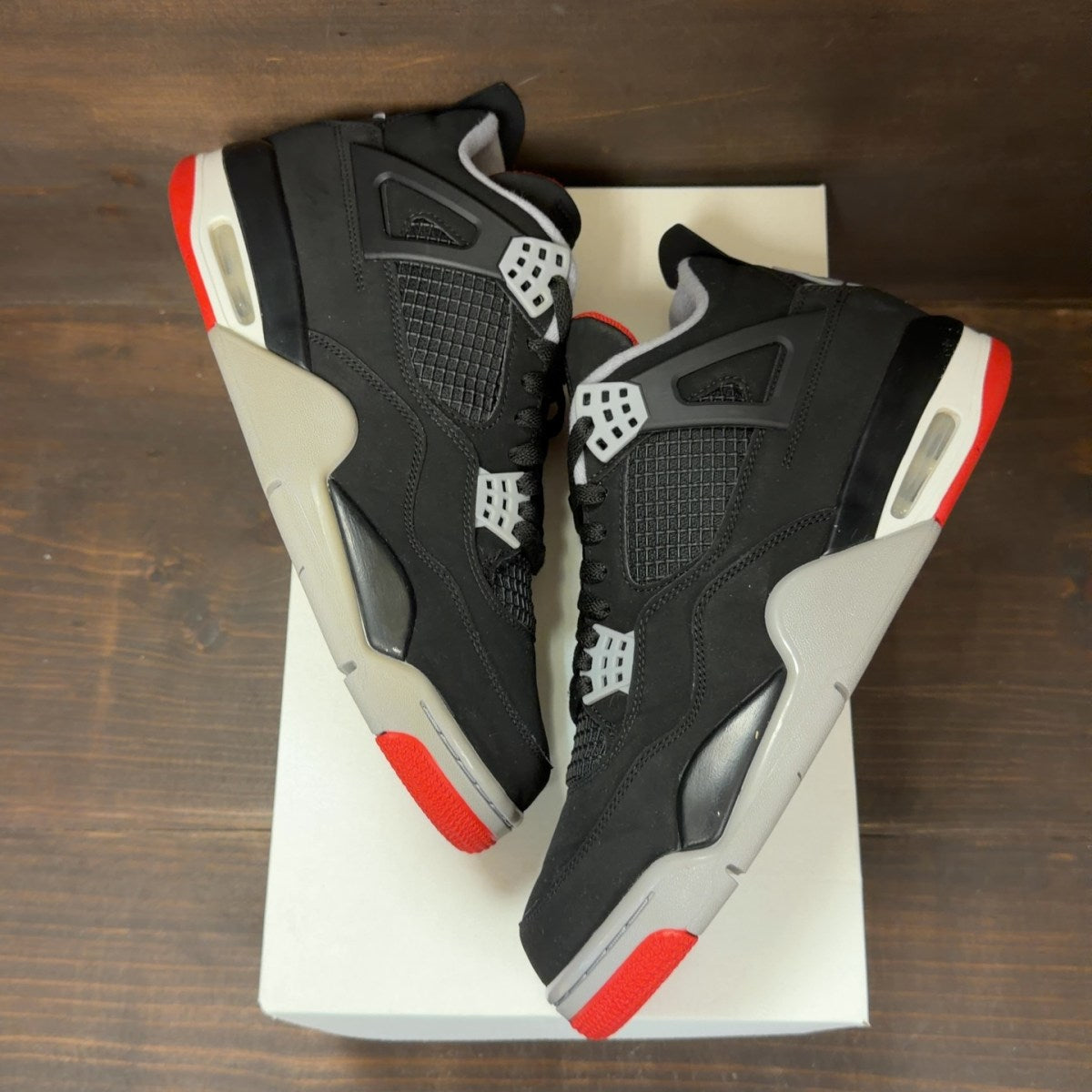 Jordan 4 Retro Bred (2019) Size 10 (Pre-Owned) - Image 2