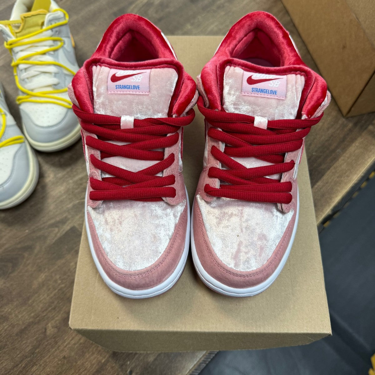 Nike SB Dunk Low StrangeLove Skateboards Size 6.5 (Pre-Owned) - Image 2